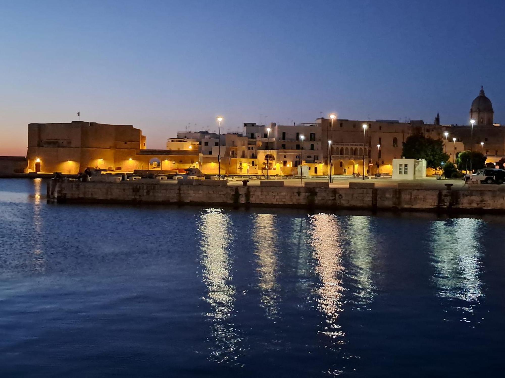 Fd Apartments - Zoe Prestigioso Appartamento Vicino Alla Stazione E Al Centro Monopoli Luaran gambar